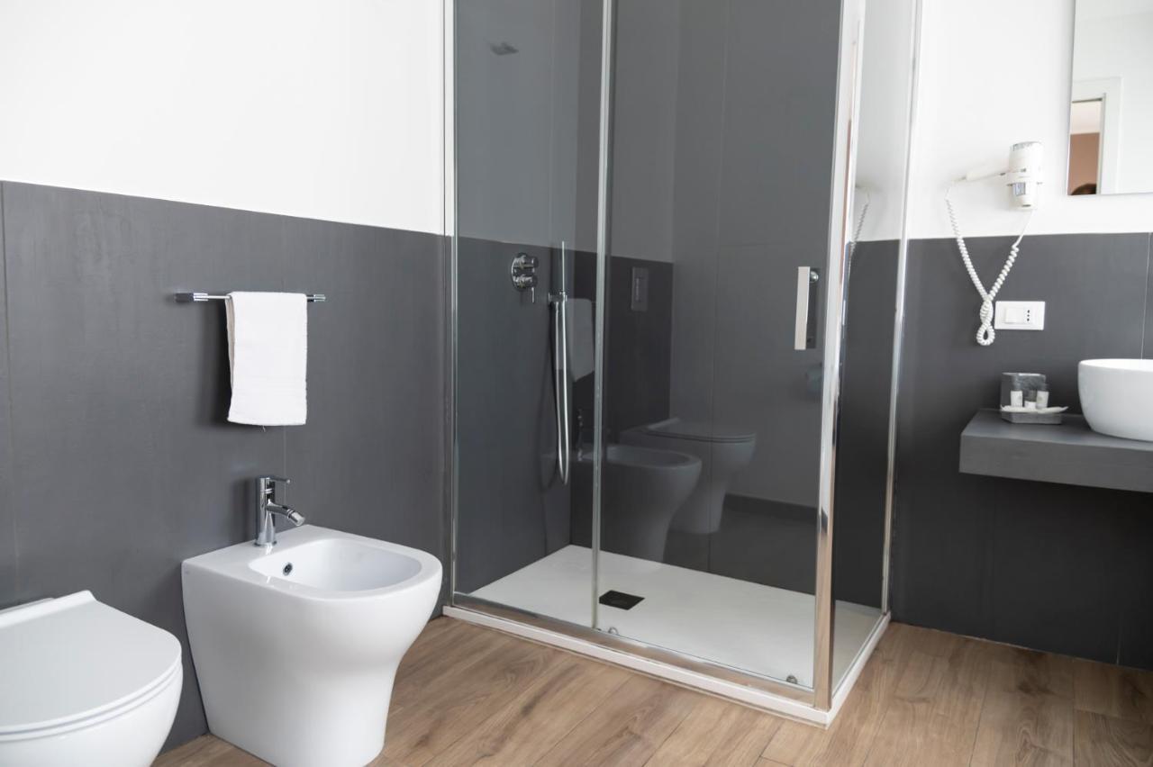 Ruggero Settimo - Room & Suite Palermo Exteriör bild