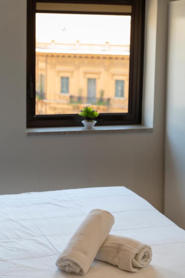 Ruggero Settimo - Room & Suite Palermo Exteriör bild